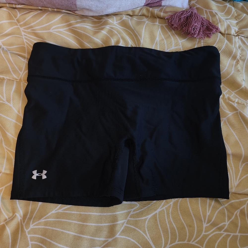 Under Amount Biker Shorts